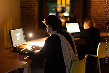 Exposition Play Again (image 6) Exposition Play Again (image 6)