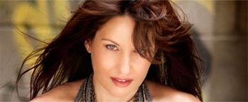 Susan Calloway, qui a également interprété &quot;Memoro de la Stono ~ Distant Worlds&quot; de Final Fantasy XI, est une chanteuse américaine dont les morceaux du ... - 140122_susan_calloway