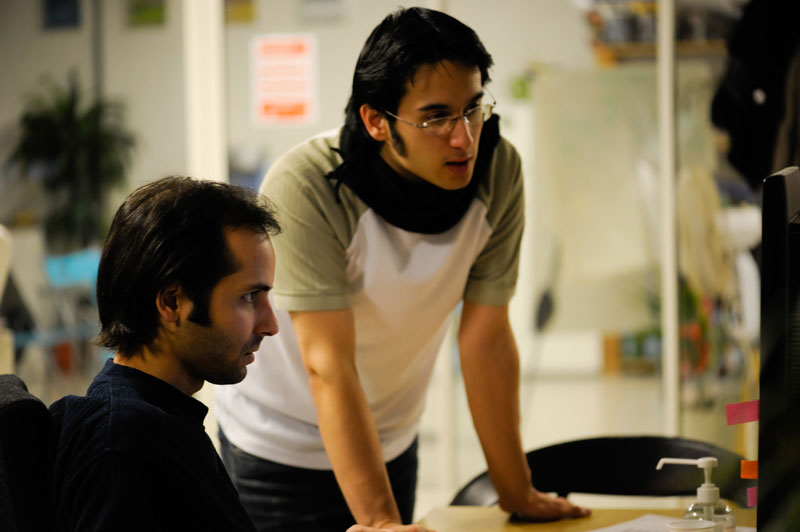 Photo 18 : Paul Dos Santos (assis) et Norbert Tran-Phat - D�veloppeurs
