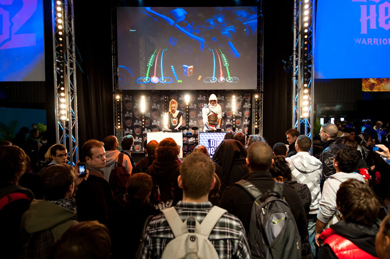 Photo 111 : DJ Hero (Activision)