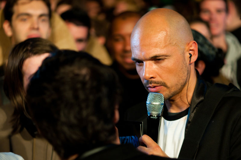 Photo 66 : Entre deux d�monstrations de Manoa, l'animateur teste les connaissances des fans